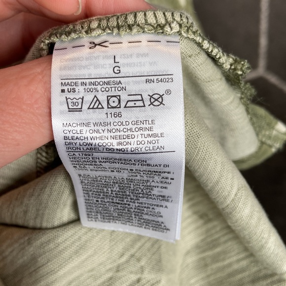 NWT Old Navy Everywear Camo Tank - Picture 4 of 5